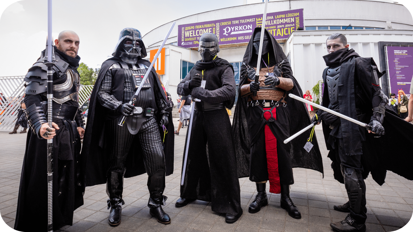 Strefa Star Wars wchodzi w nadświetlną! Goście, kokpity, Sabacc i galaktyka atrakcji na Pyrkonie