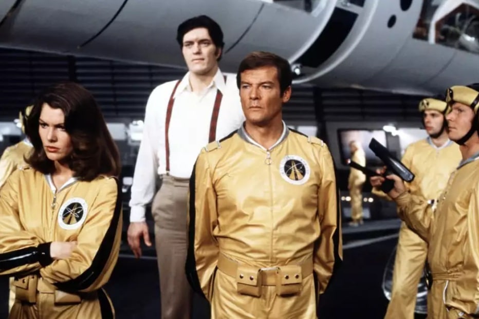 Czy przygody Jamesa Bonda to science fiction?